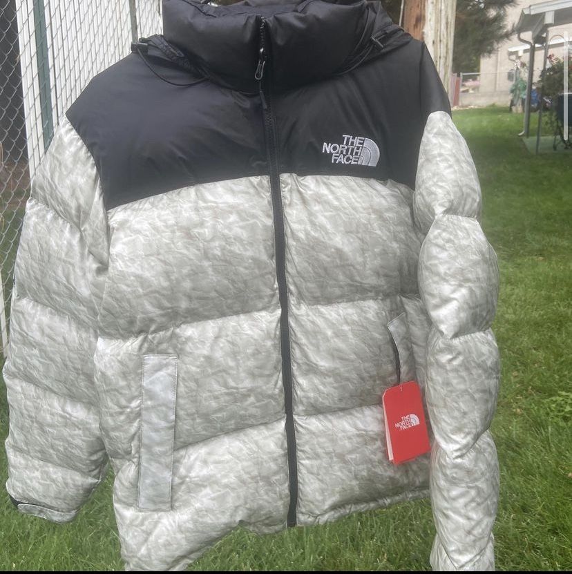 Supreme Northface Nuptse “paper” 