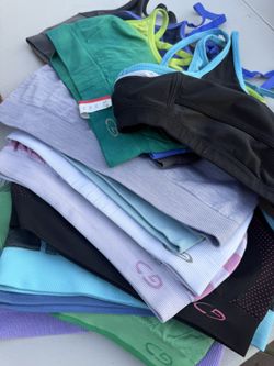 SPORTS BRA BUNDLE SPORTS BRAS LOT OF 10+