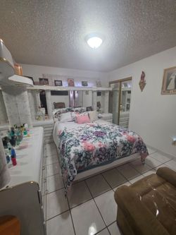 Bedroom Sets (2)