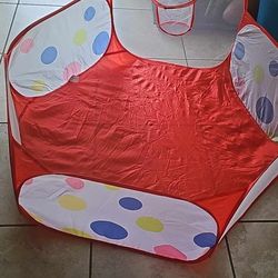 foldable ball pit with balls 