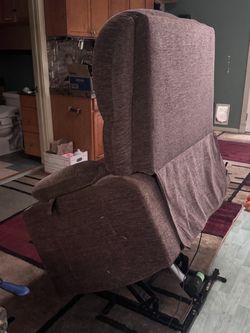 Power lift recliner chair