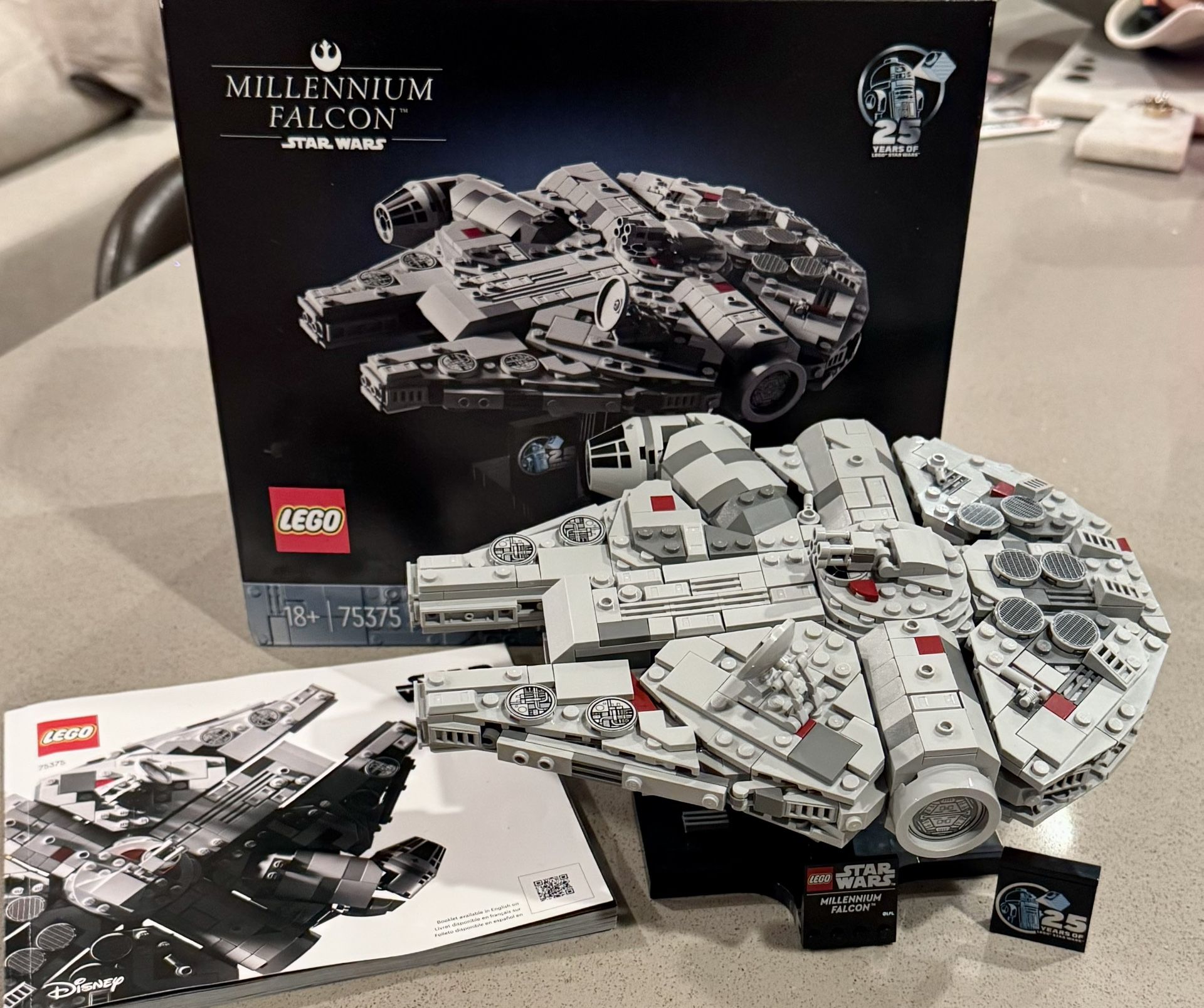 Lego Star Wars Millennium Falcon 75375