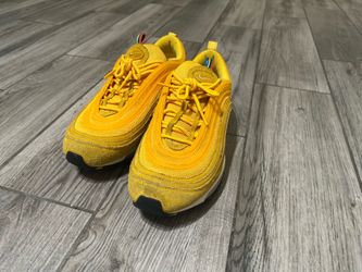 Air max 97s size 8.5