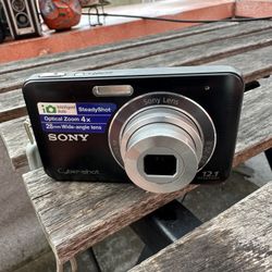 Vintage Sony Cybershot Digital Camera 