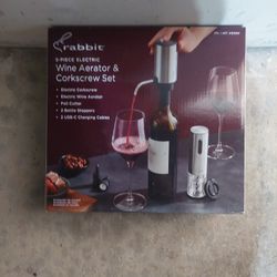 Wine Aerator & Corkscrew Set