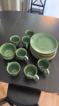 Dishware Set - Green