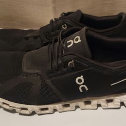 On Cloud 5 Black White Men's Size 10.5 Pre-owned 