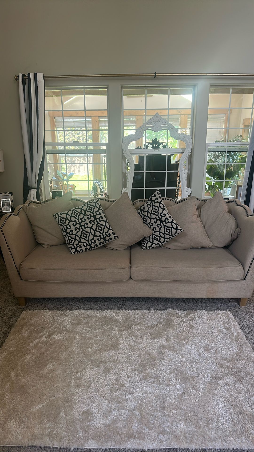 Chic Sofa