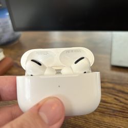 Apple AirPod Pros - Excellent Condition 