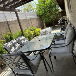 Back Yard Table And Chairs 