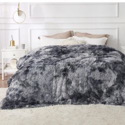 Bedsure GentleSoft Fluffy King Size Blanket for Bed, Faux Fur Fuzzy Minky Couture Warm Blanket for Winter, Thick Plush Sherpa Fleece Oversized Winter 