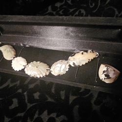 $35.00 - SEASHELLS  Bracelet & Ring Set!  Great Summer Jewelry!  Like New Condition!