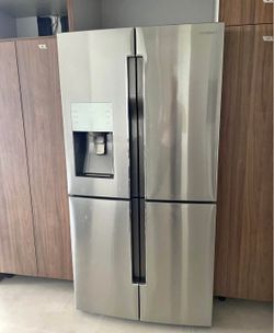 Set Samsung Stove Slide In , Fridge And Microwave. Price Including Delivery