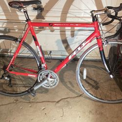 FELT 85 Road Racer 215pd