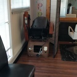 FREE PEDICURE CHAIR
