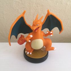 Charizard amiibo
