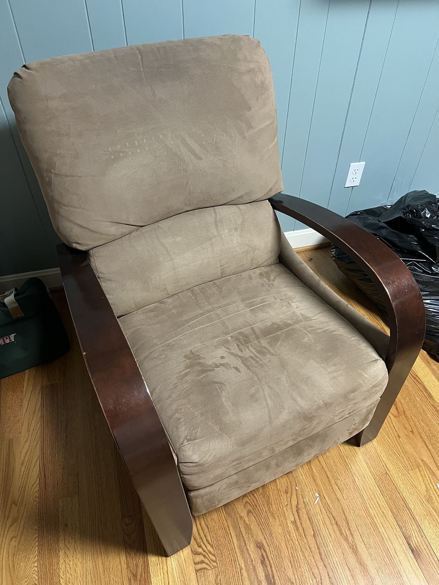 Recliner Chair