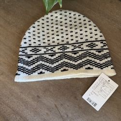NWT 2890 Black White Knit Beanie Alpaca Poly Blend Fuzzy Winter Hat Geometric Layer Ski Snow Cap