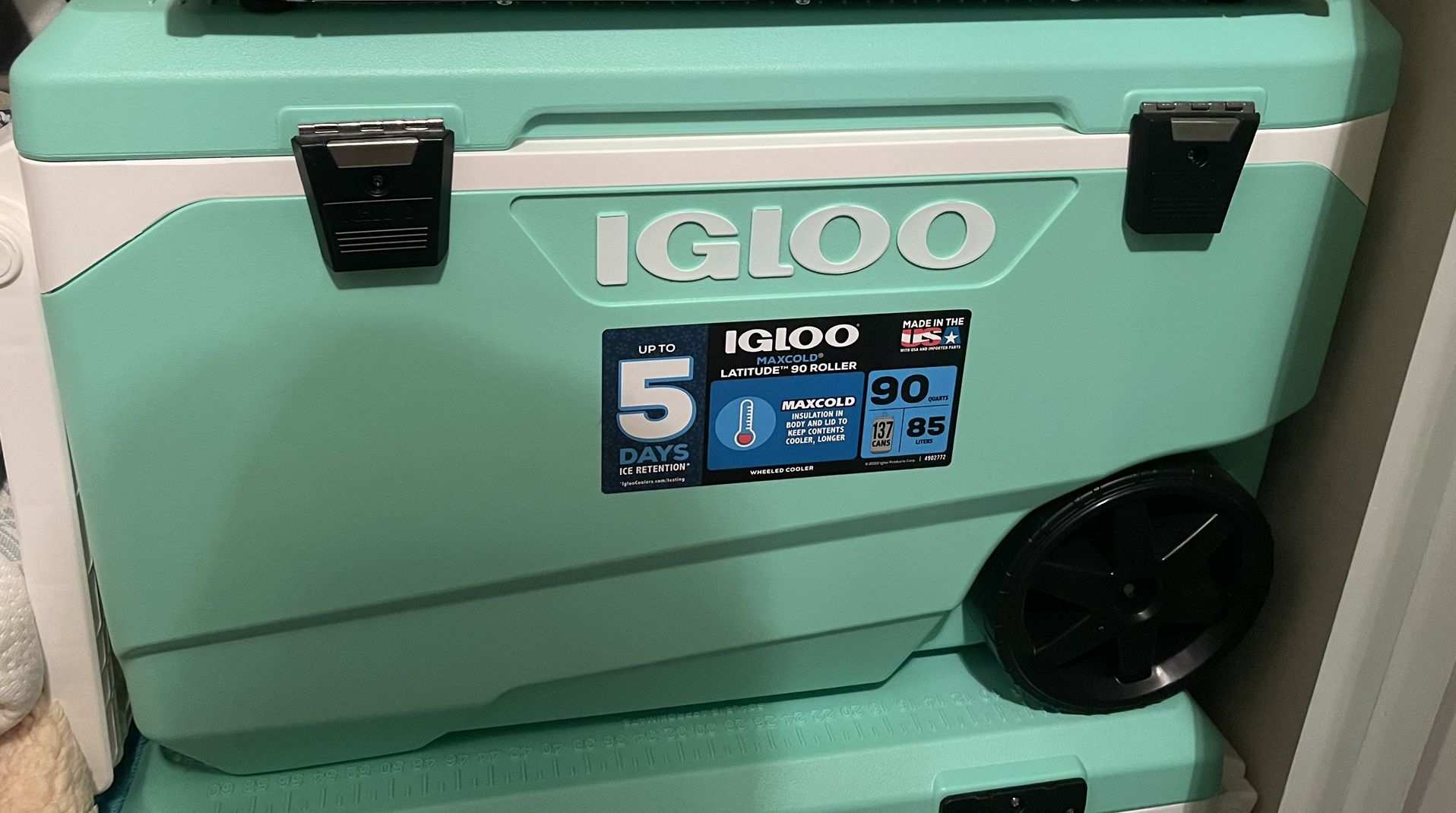 90 Quart Igloo Cooler 