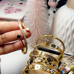 Hermosas Joyas. jewelry