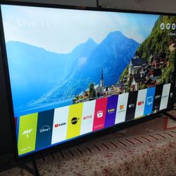 SELLING  MY  SMART  TV LG  60" 4K  LED  WEB'OS   AI  THINQ🟥🟩FREE  DELIVERY🟥