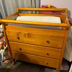Dresser With Changing Pad