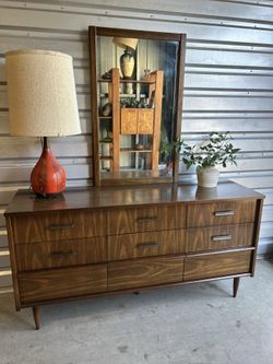 Mid Century BASSETT 9 Drawer Dresser