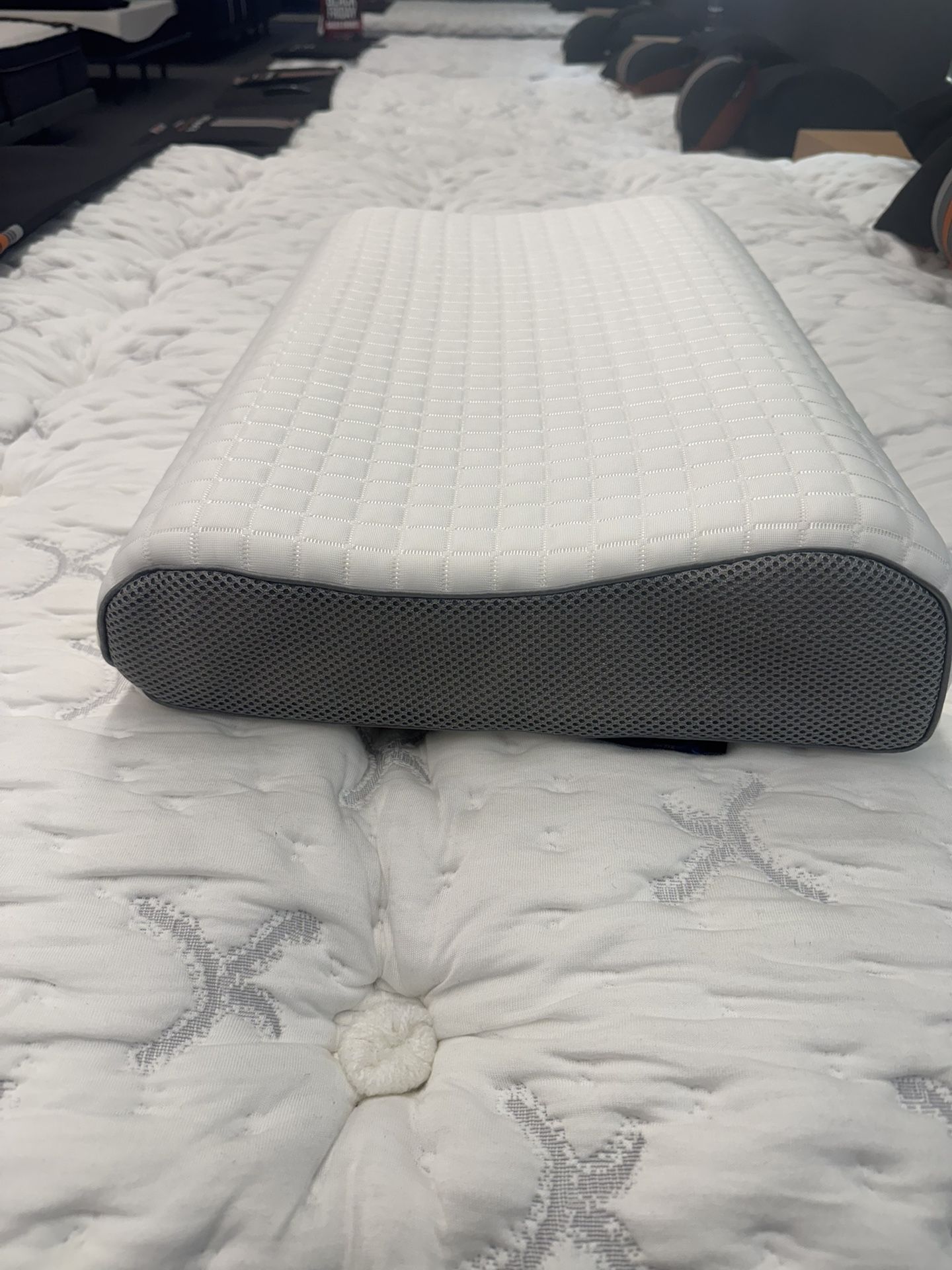 Brand New Contour Side Sleeping LATEX PILLOW
