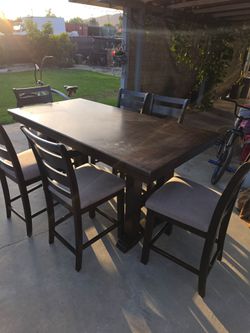 Table with 6 chairs