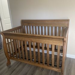 Brand New Crib With Twin/Full Converter Kit & Crib Mattress