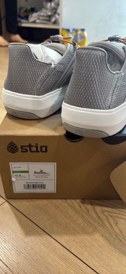 Stio tennis shoes