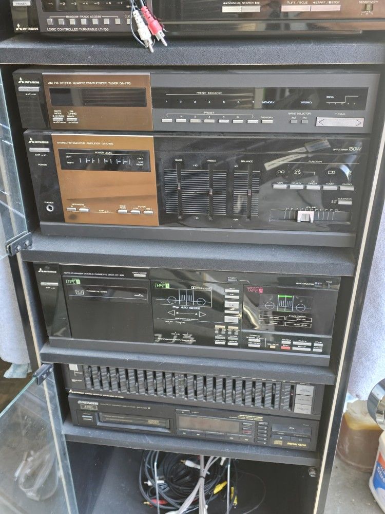 Vintage Mitsubishi Sound System 