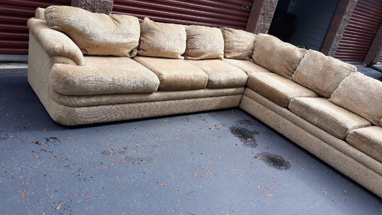 Excellent sectional couch