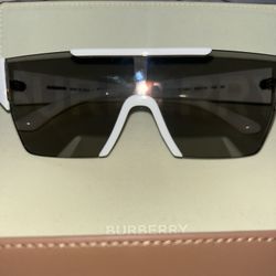 Burberry  White Sunglasses BE4291 Great Condition 