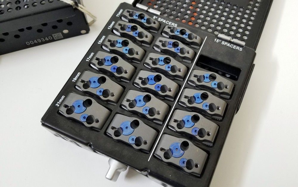 INDEPENDENCE MIS® is an integrated lumbar interbody spacer