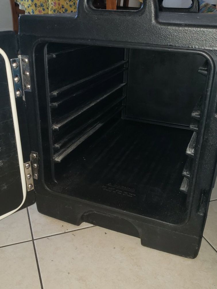 Cambro Hotbox / Coldbox / Food Warmer / Food Carriers for Sale in Miami ...