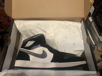 Jordan 1 mid Se satin smoke grey