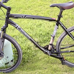 Specialized Hardrock  Disc mountain bike 