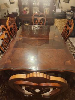 Dining room table