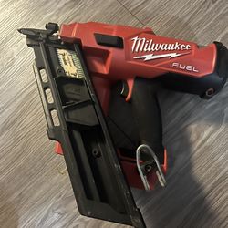 Milwaukee  2745-20 M18 FUEL 30-Degree Cordless Framing Nailer, Bare Tool $320
