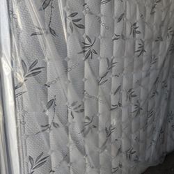 ✨️New Mattress✨️
🟦Pillow top
🔹️All sizes available
🔸️12" inches tall
🟢Queen $199
🔵Full $180
🟣Twin $130
🟡King $330
🟠Cal King $330
🔴Same day de