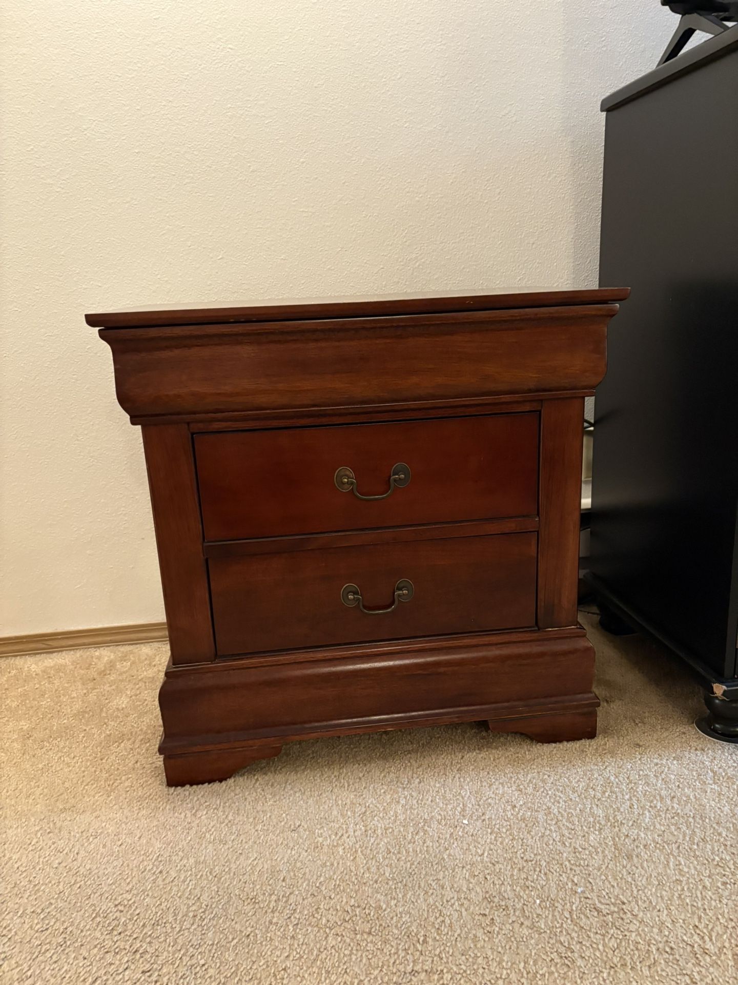 Nightstand 