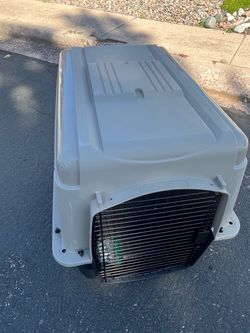 Vari, ultra durable heavy duty medium-large dog kennel . 36x25x27.