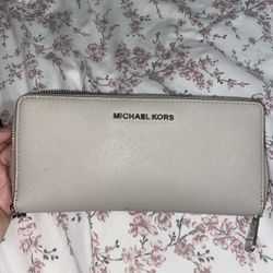 Michael kors Continental Wristlet 