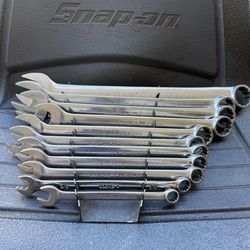 Snap on wrench set
