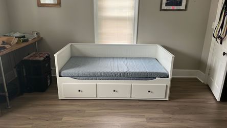 IKEA Hemnes White Daybed with Storage Drawers