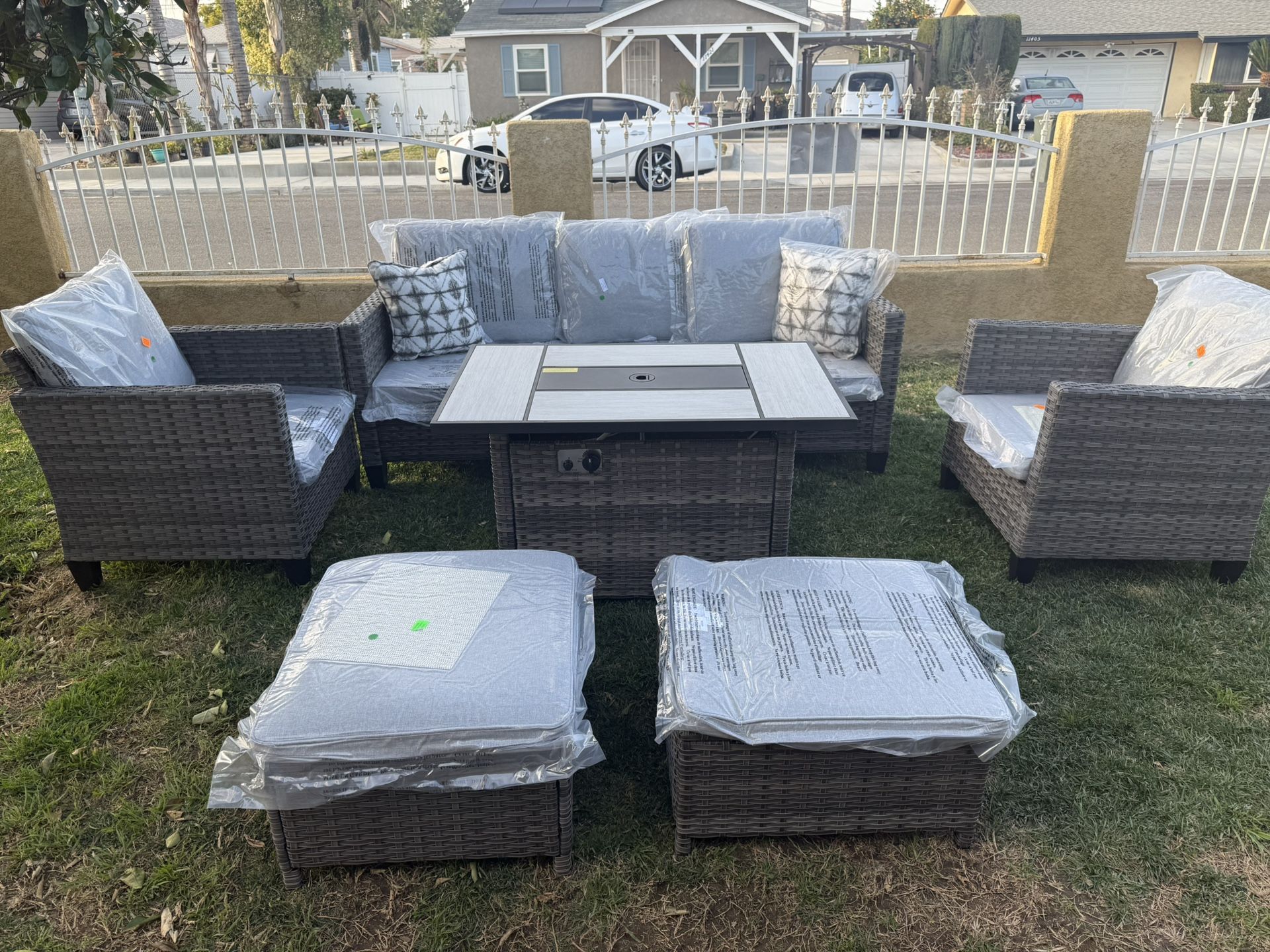 Brand New Patio Outdoor Furniture Set With Fire Pit 