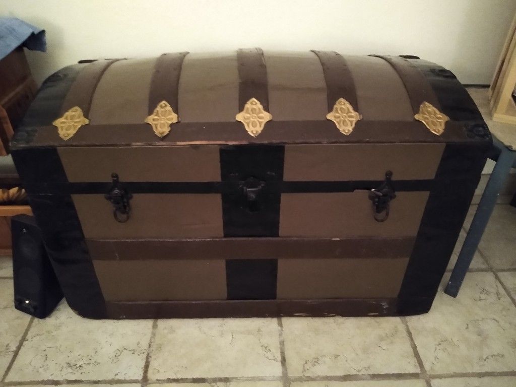 Antique Sea Chest 34" Long 18" Wide 19" High In Good Condition For Sale