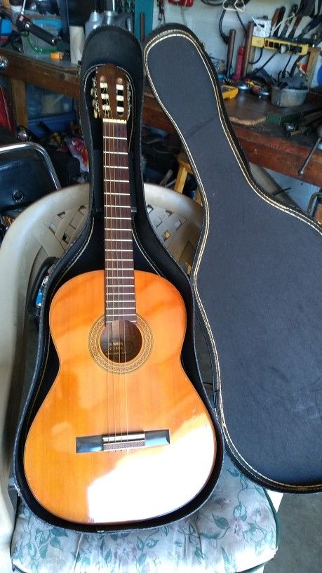 Yamaha G85A Acoustic Guitar