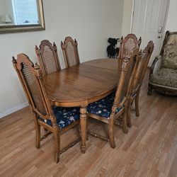Drexel Heritage Dining Table with Chairs
